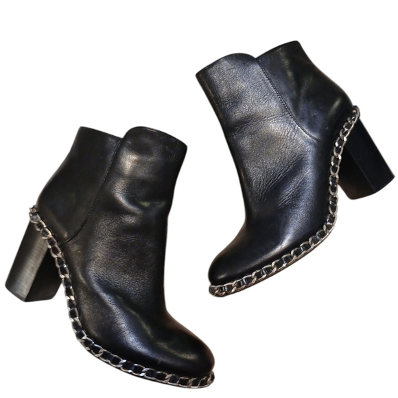 SHUTZ Black Leather Chained Ankle Boots Women's Black Block Heel Booties size 8 - Picture 1 of 10